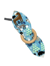 Load image into Gallery viewer, Teether in 'Winter Friends'