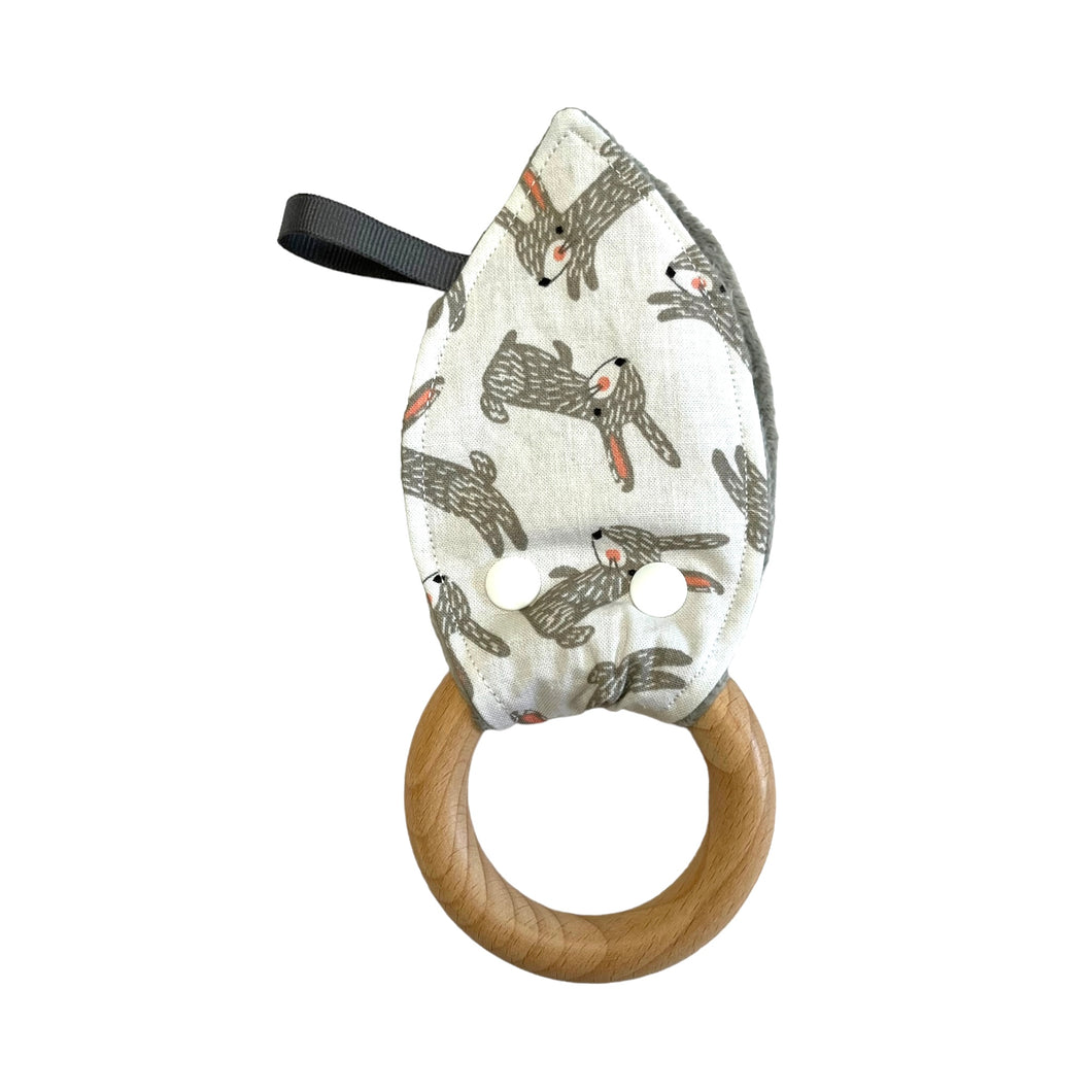 Crinkle Teether in 'Hopping Hares'